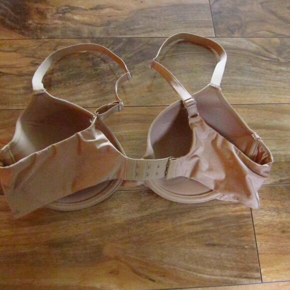 Chantelle Beige Basic Invisible Smooth Custom Fit Underwire Bra size 36C - Picture 3 of 5